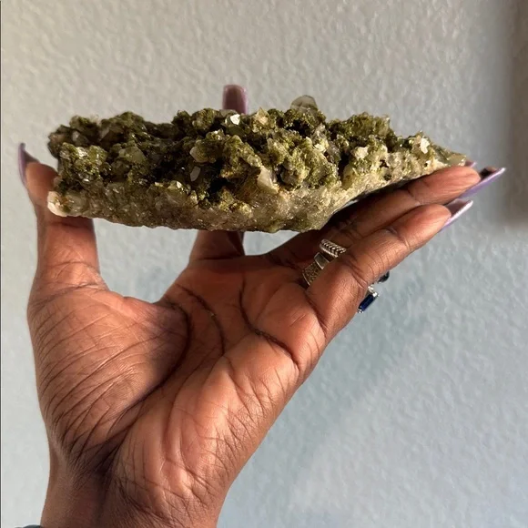 Turkish Epidote on Quartz - Picture 5 of 8